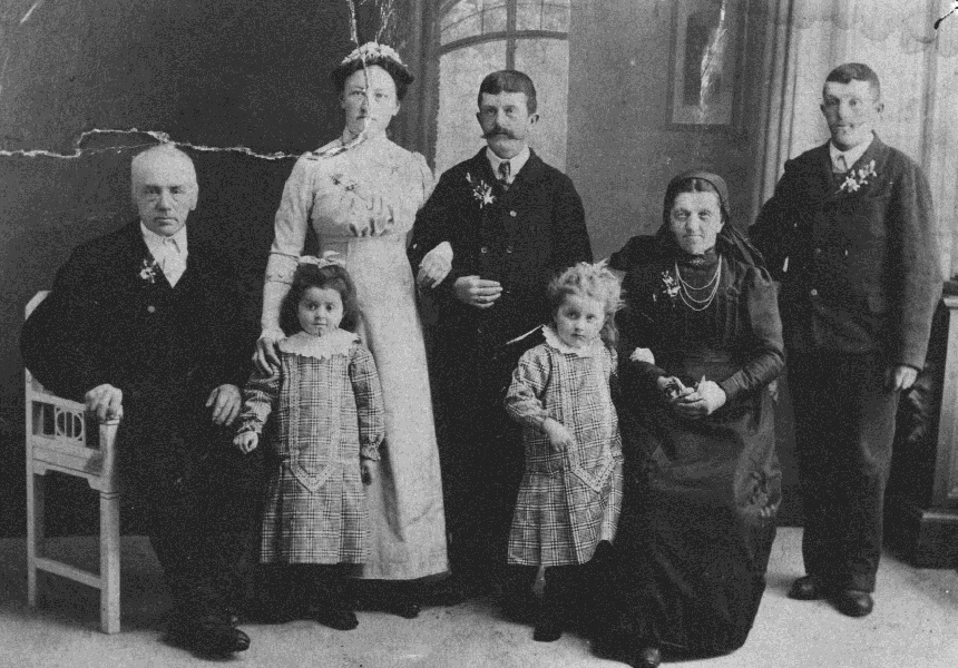 Familie von Adam Waag und Anna Glück und ihrem Sohn Josef Adam Serafin Waag